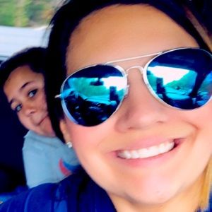 Meet your Posher, Crystal